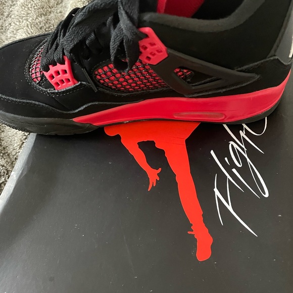 Jordan 4 ( Red Thunders) - Picture 2 of 6